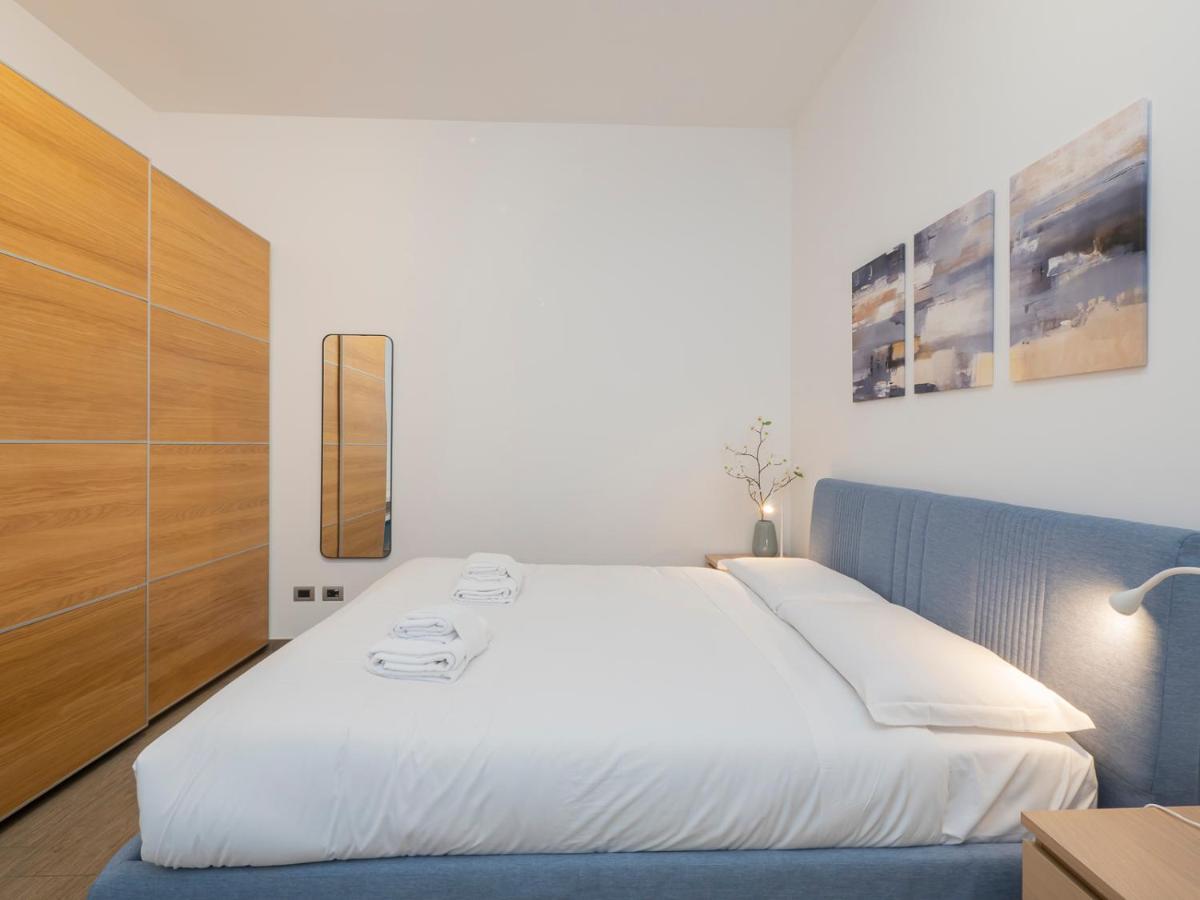 I Host Apartment - Montesuello 9 米兰 外观 照片