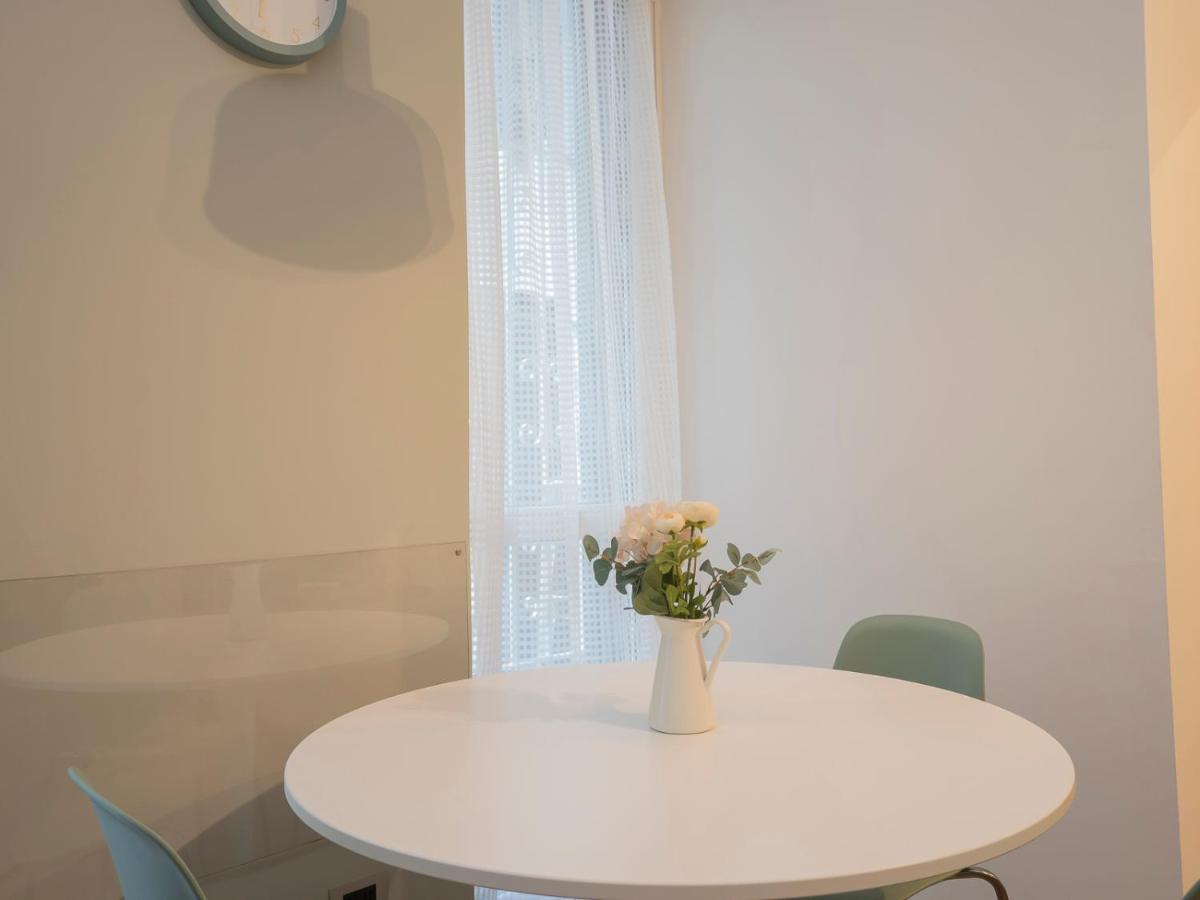 I Host Apartment - Montesuello 9 米兰 外观 照片