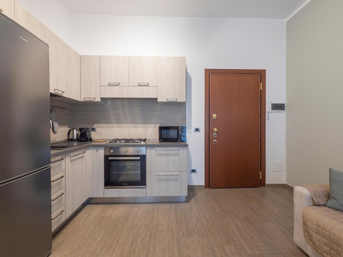 I Host Apartment - Montesuello 9 米兰 外观 照片